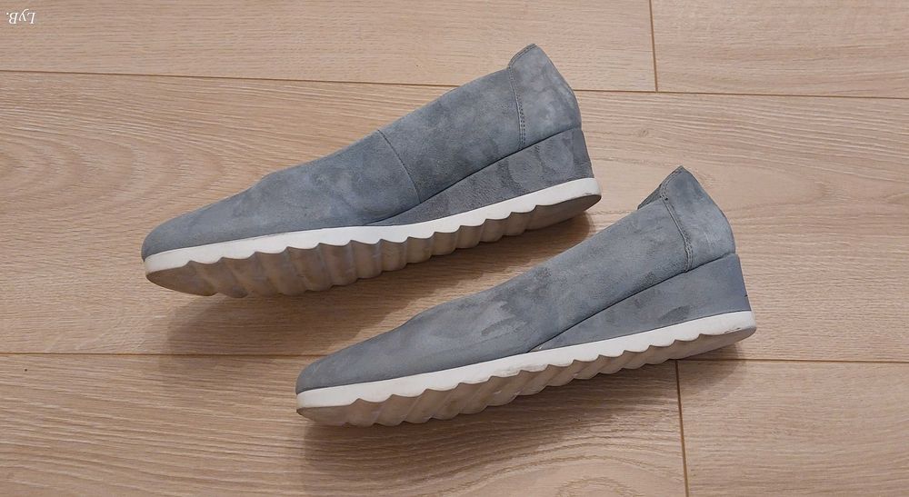 Pantofi gri perlat, piele intoarsa, comozi, eleganti