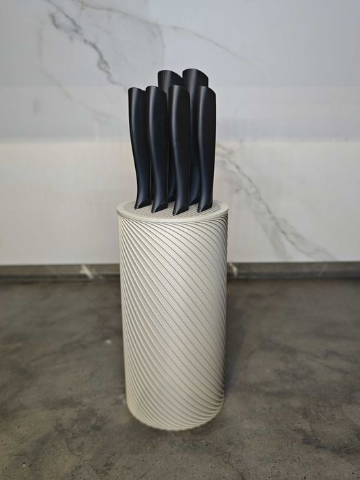 Поставка за ножове