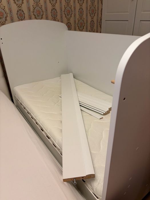 Бяла дървена кошара 120/60