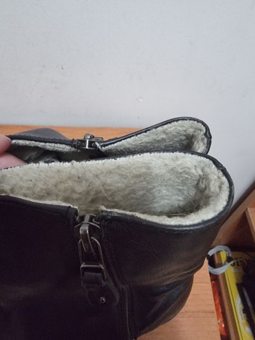 Продам ботильоны чёрные р 40-41