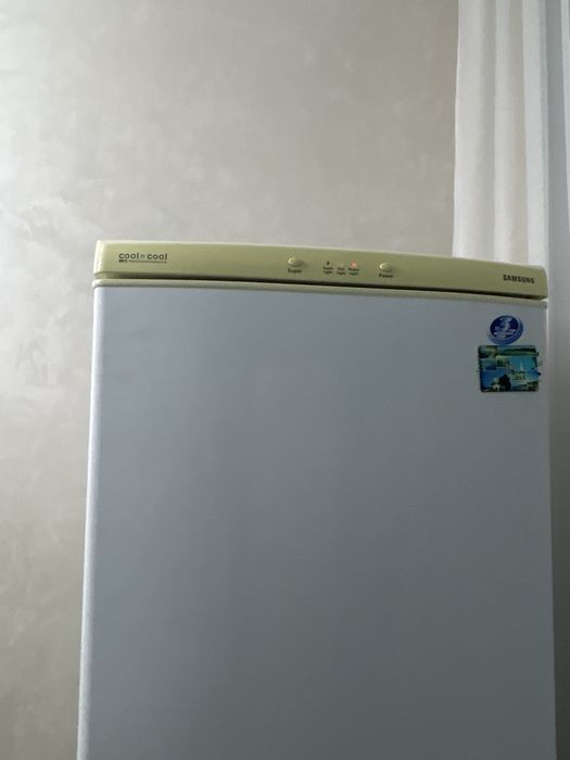 Холодильник самсунг отличное состояние