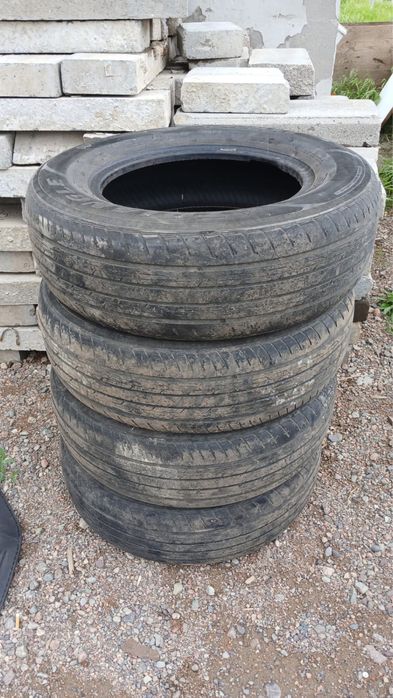 Продам шины 205/70R15