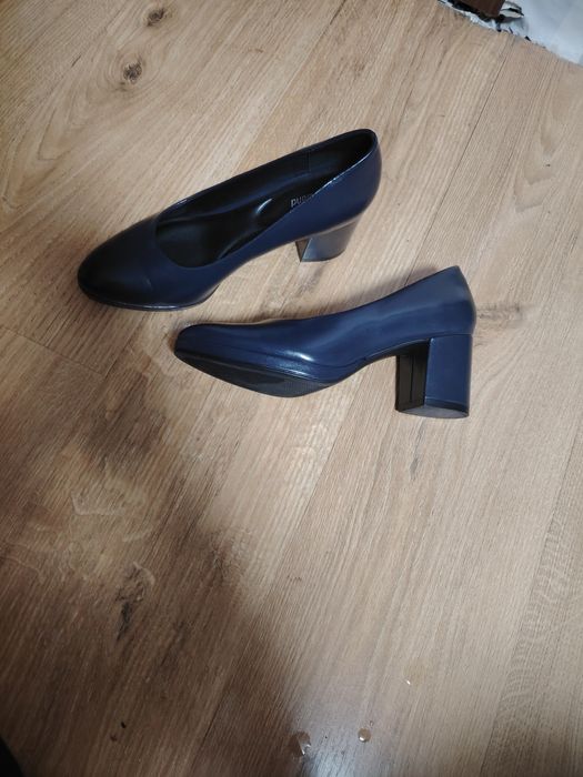 Тъмносини обувки 38 номер