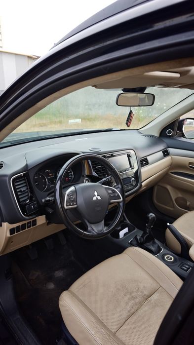 Mitsubishi Outlander Black 2013 Navi Trapa Diesel 2.2