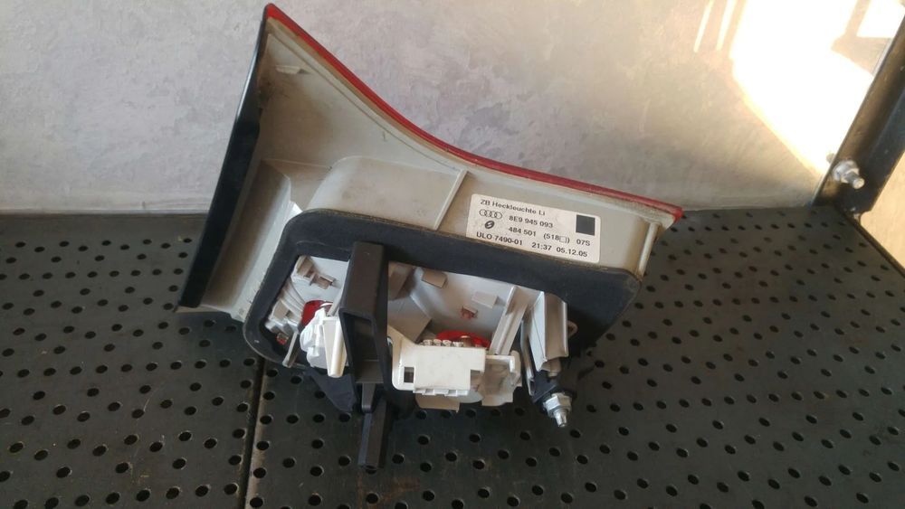 Stop tripla lampa stanga haion audi a4 b7 8e 8e9945093