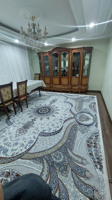 Центрда Квартира сатылады срочно