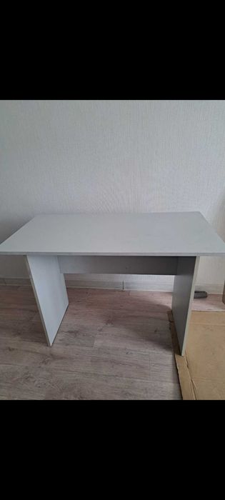 Продам стол из лдсп