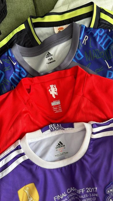 Продам футбольную форму и бутсы