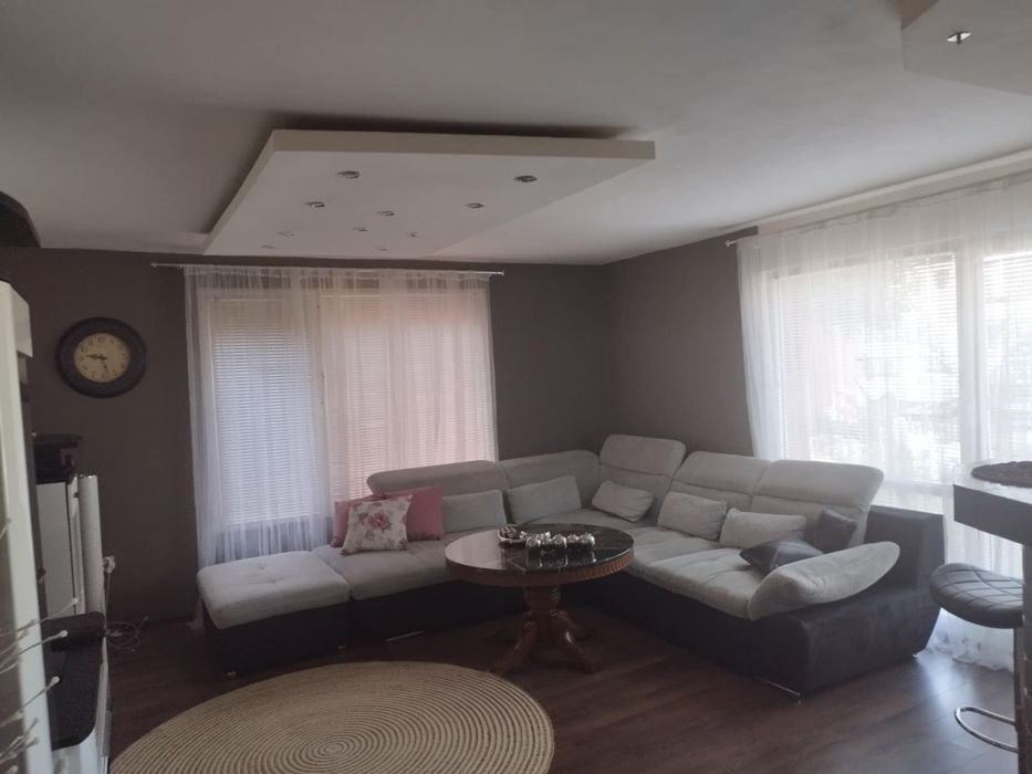 Дава се под наем Етаж от къща в София, Левски В - 80 кв.м за 561 € - Снимка #2