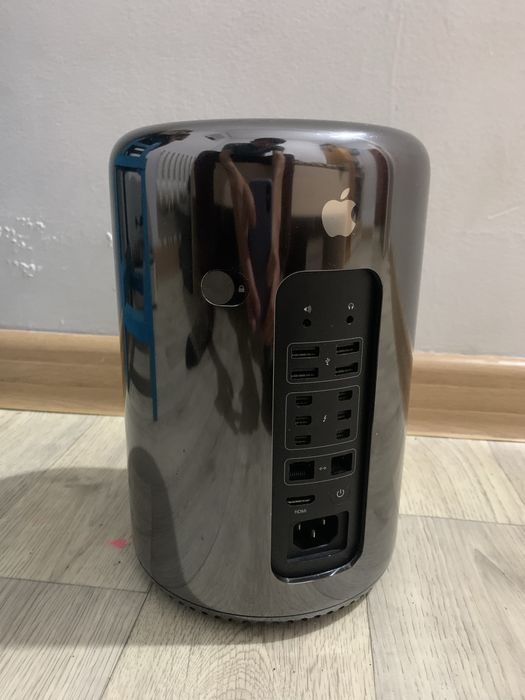 Компьютер Mac Pro срочно