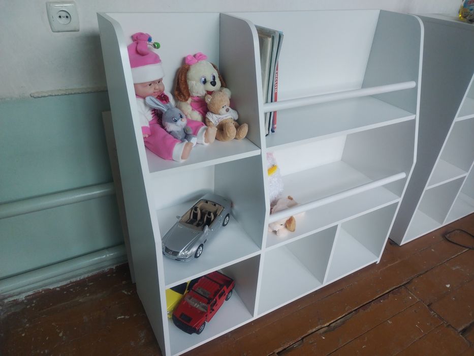 Стеллаж для игрушек и книг детей
