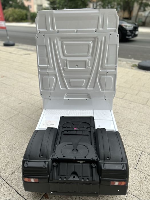Детски Акумулаторен Камион Mercedes ACTROS, 4х4, 140W, 24V, EVA гуми