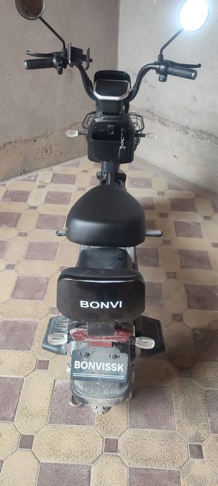 Электро скутер сотилади