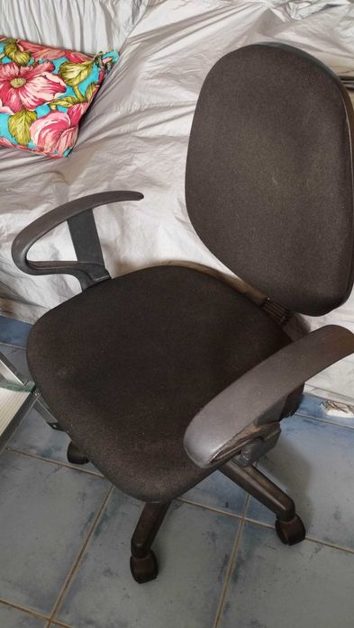 Стол офис стол със подлакътници