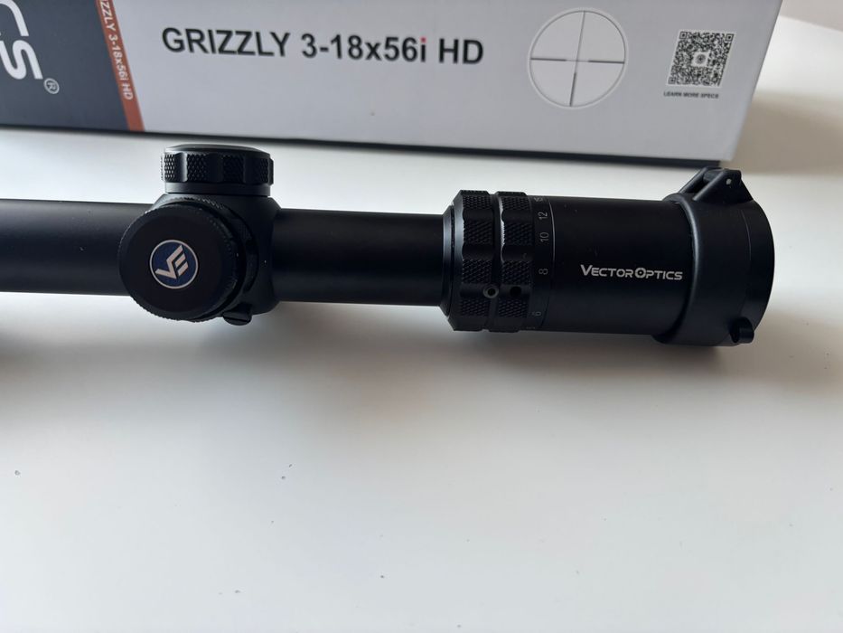 Lunetă Vector Optics Grizzly 3-18x56i HD Fiber Dot