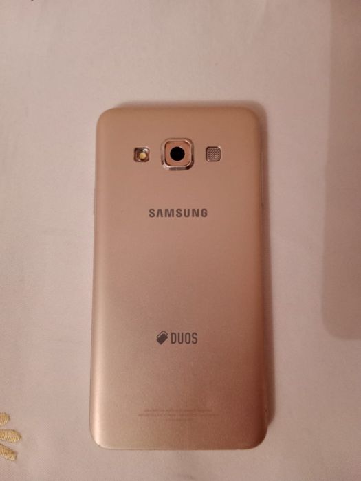 Продается сотовый телефон