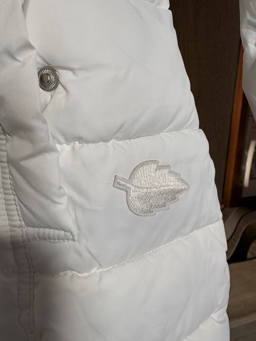 Бяло зимно яке с качулка