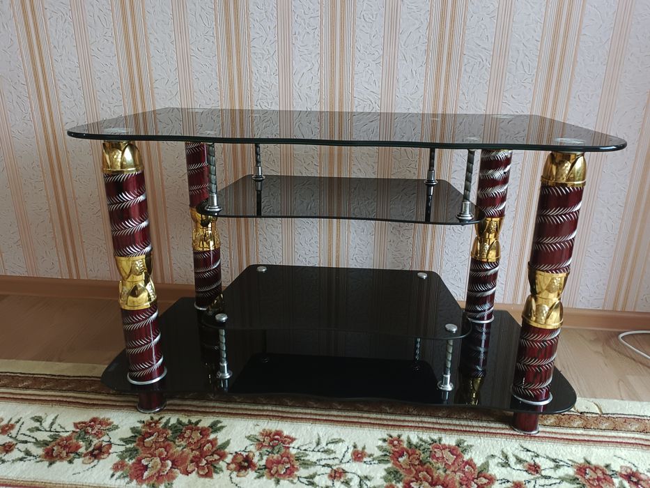 Продам тумбу под тв