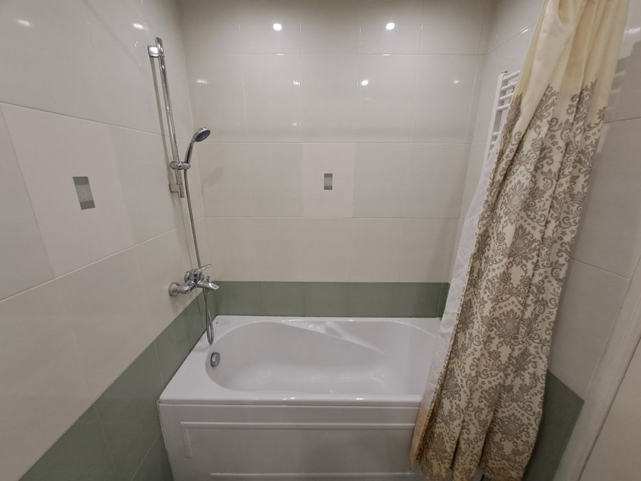 Дава се под наем Тристаен апартамент в Стара Загора, Ремиза - 100 кв.м за 433.5 € - Снимка #5