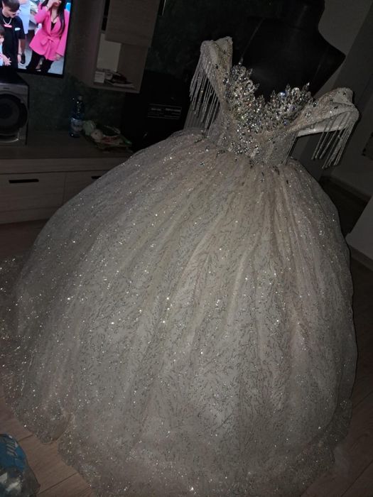 Rochie mireasa purtata o singura data ca noua