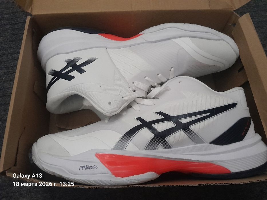 Красовки asiks FF Blast