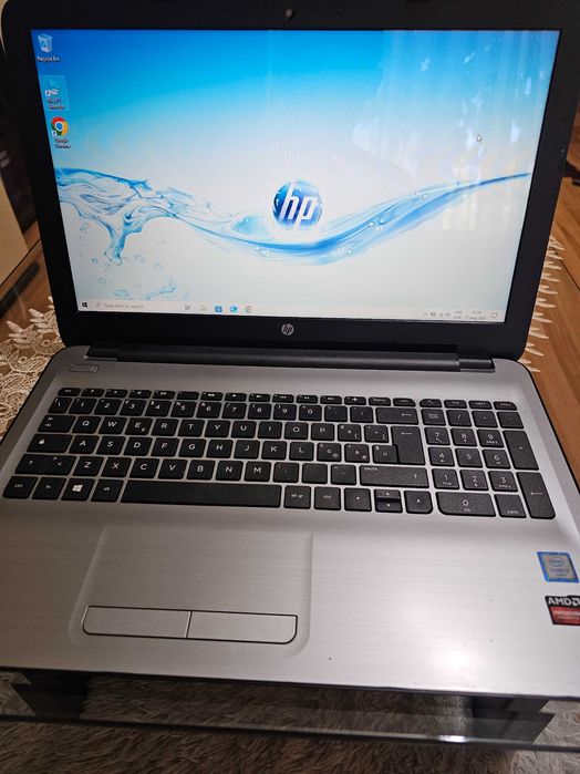 Laptop HP,procesor i5, 8gb ram,2 placi video, ssd 240 gb.