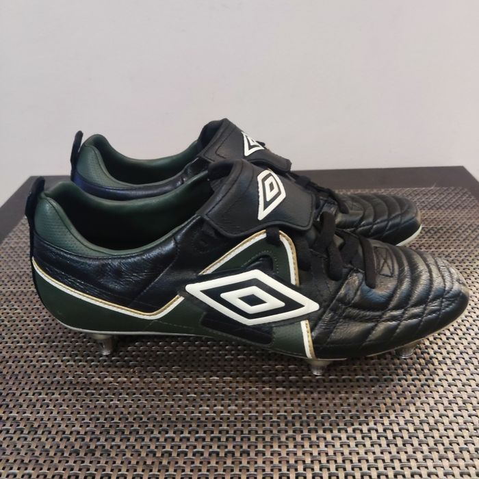 Футболни обувки Umbro Speciali PRO SG