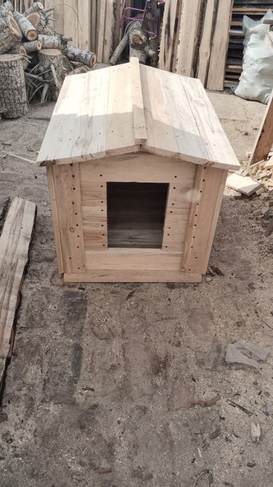 Будка новая для средней собаки.