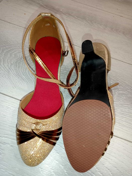 Босоножки для профессиональных танцовщиц