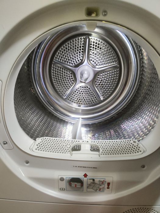 Сушилня с термопомпа SIEMENS iQ800
