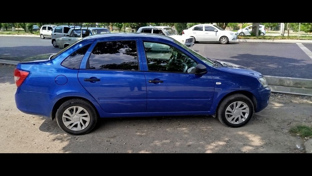 Lada Granta avto