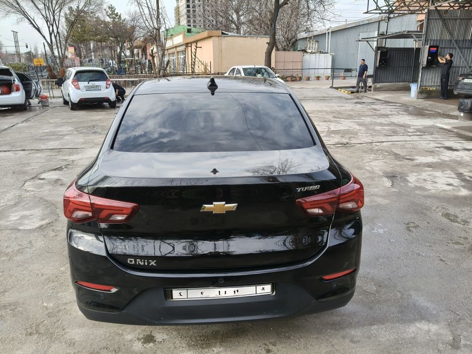 Onix Premier Turbo 2 AT Full