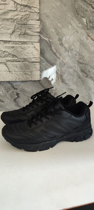 Кроссовки раз. 46. Bona.