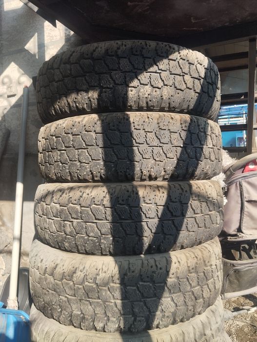 Продам резину на делику