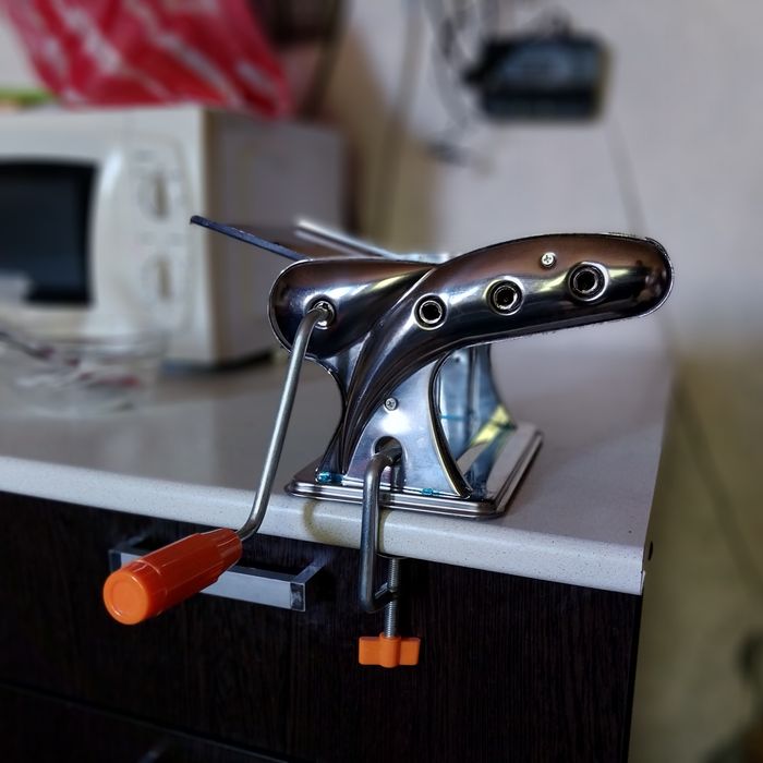 Продам  лапшерезку