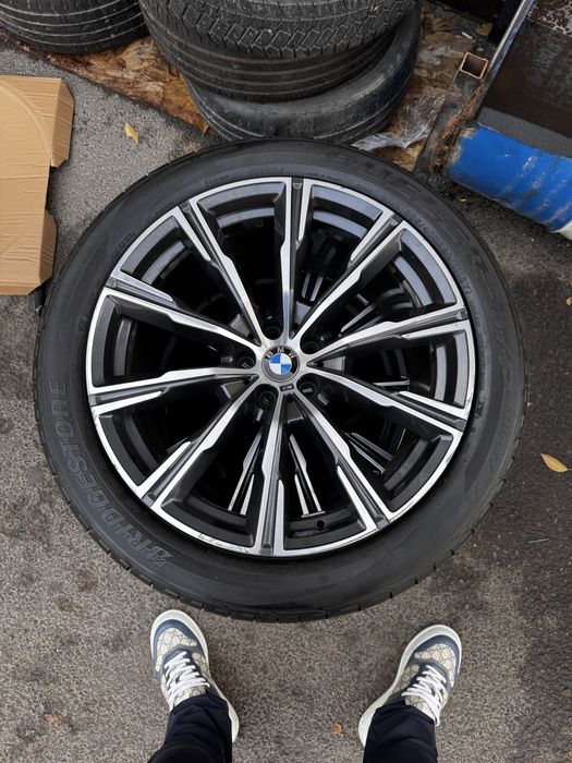 Продам комплект зимних шин Bridgestone с шипами