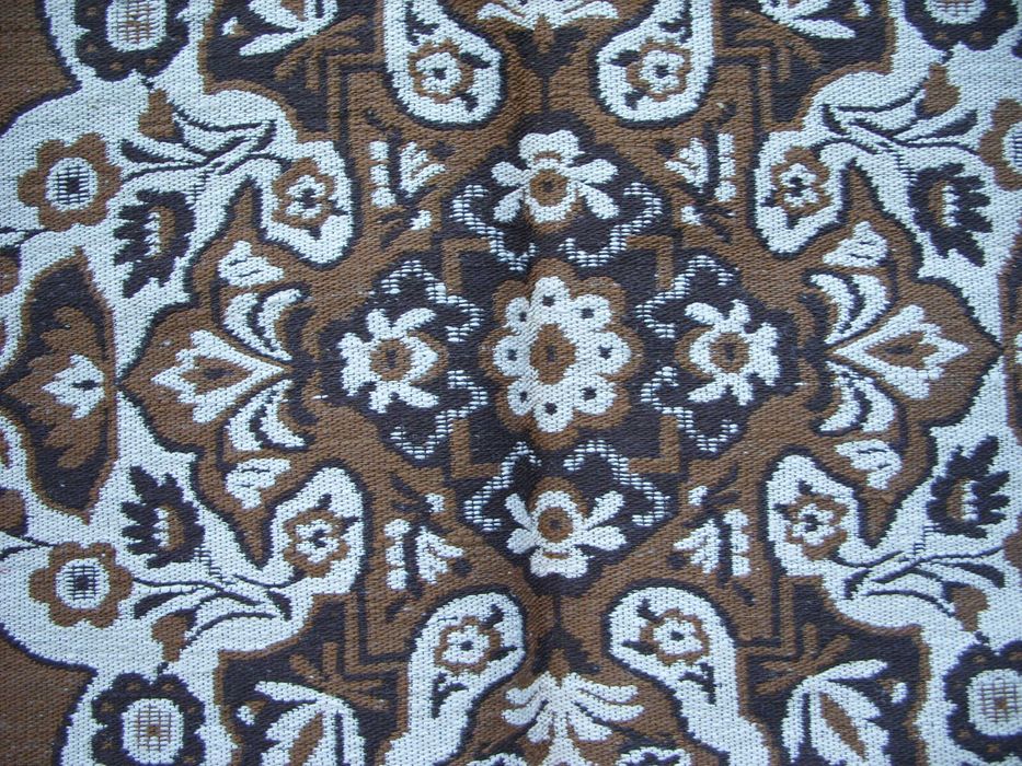 Жакардови, вълнени килими