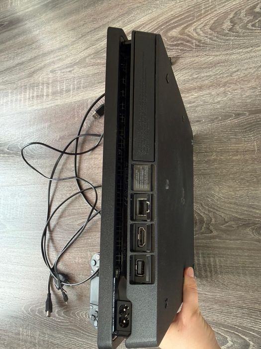 PlayStation 4 Slim 500GB (PS4)