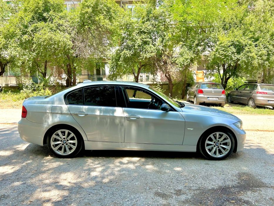 BMW 3 Series E90 325i