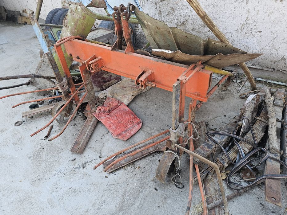 Трактор ДТ-25 сотилади