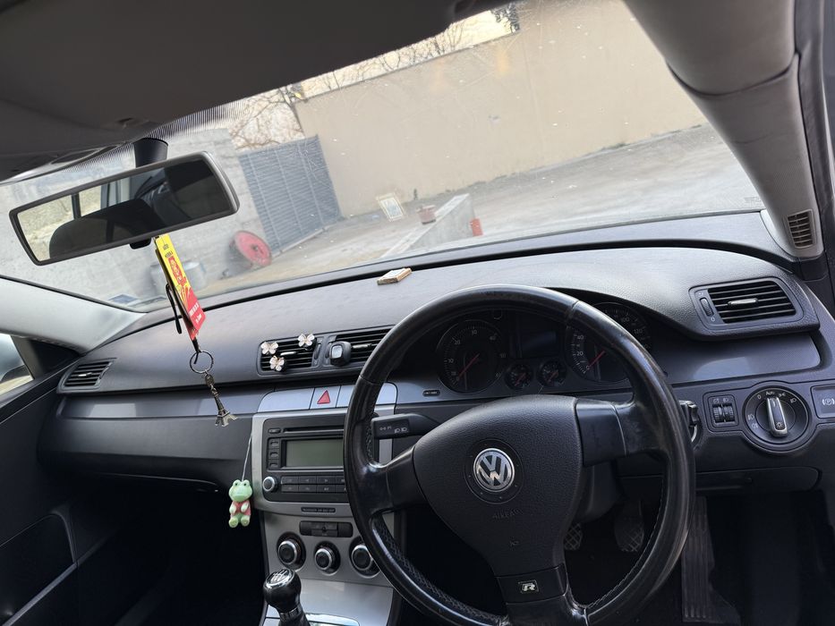 Продавам passat b6 на части