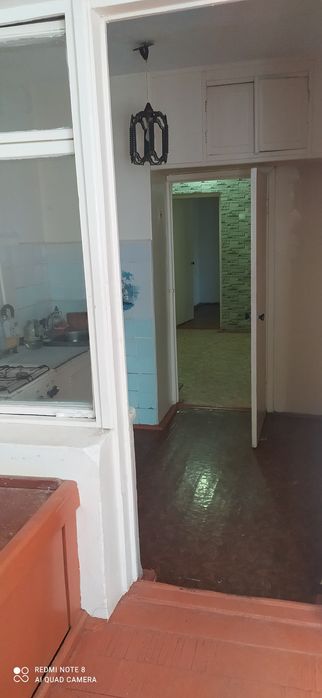 2-х комнатная кв-ра г ангрен 2 этаж центре города , требует ремонта