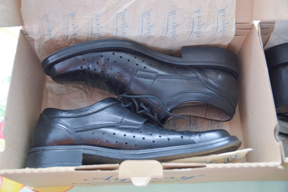 Pantofi de vară iarnă tricouri albastre cămăși jandarm