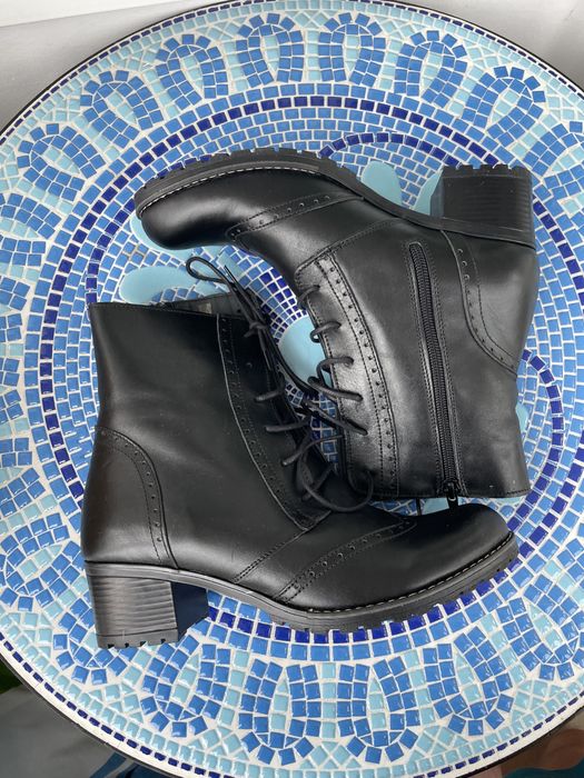 Vand ghete noi de dama, din piele, marimea 40