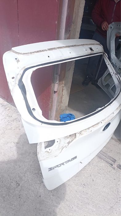 Крышка багажа кия спортедж