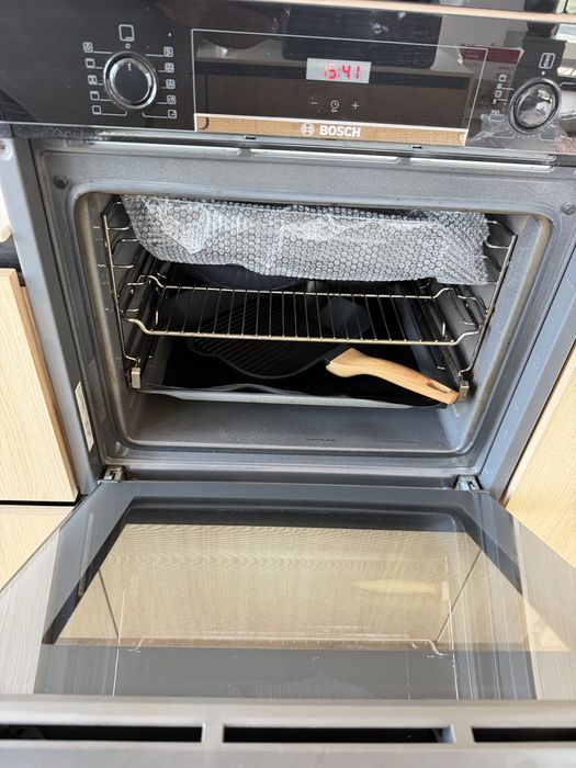 Продавам вградена фурна Bosch HBA554EB0