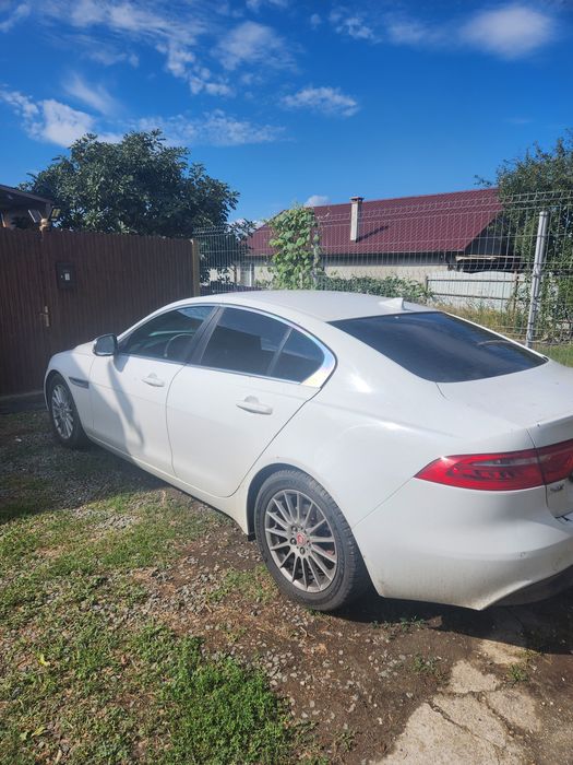 Vând Jaguar xe motor defect