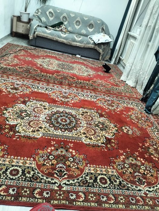 Екі кілем сатамын .