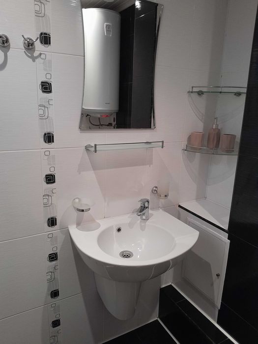 Дава се под наем Двустаен апартамент в Сливен, Българка - 60 кв.м за 360 € - Снимка #15