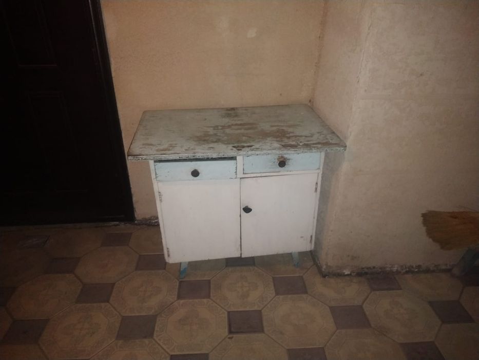 Шкафчик кухонный